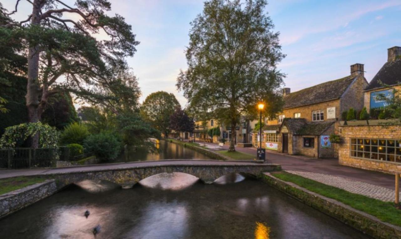 Отель Mavis In The Cotswolds Буртон-он-те-Уотер Экстерьер фото